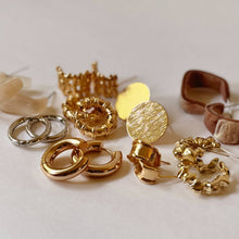Load image into Gallery viewer, Gold Circle Teardrop|Everyday Earrings
