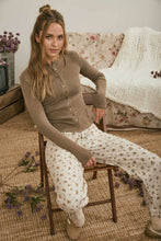 Load image into Gallery viewer, Fabulous Fall Top
