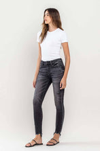 Load image into Gallery viewer, Well Made-Crop Skinny Jean
