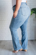 Load image into Gallery viewer, Judy Blue-Mid Rise-Jeans
