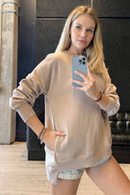 Load image into Gallery viewer, `Fleece Hi-Low Hem Pullover w/ pockets
