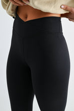Load image into Gallery viewer, Venice Crossover Waist Leggings
