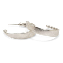Load image into Gallery viewer, Handmade Pewter Earings - NE1585
