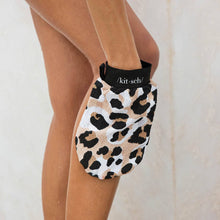 Load image into Gallery viewer, Eco-Friendly Exfoliating Glove-Leopard

