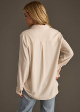 Load image into Gallery viewer, Super Soft Button Up- Ivory
