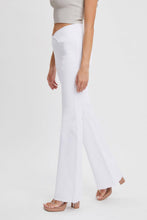 Load image into Gallery viewer, White Pull On Jeans
