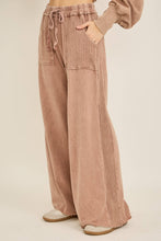 Load image into Gallery viewer, Mineral Wash Pant- Espresso
