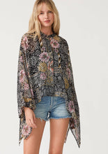 Load image into Gallery viewer, Summer Love Blouse
